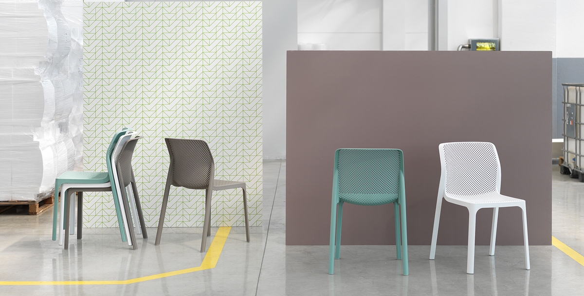 Offerta Contract – 15 Tavoli in Dureltop 70×70 cm + 45 Sedie Bit-2977