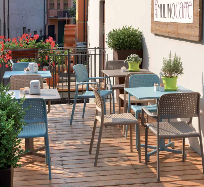 Offerta Contract – 3 Tavoli in Dureltop 70×70 cm + 9 Sedie Bora Bistrot-3094
