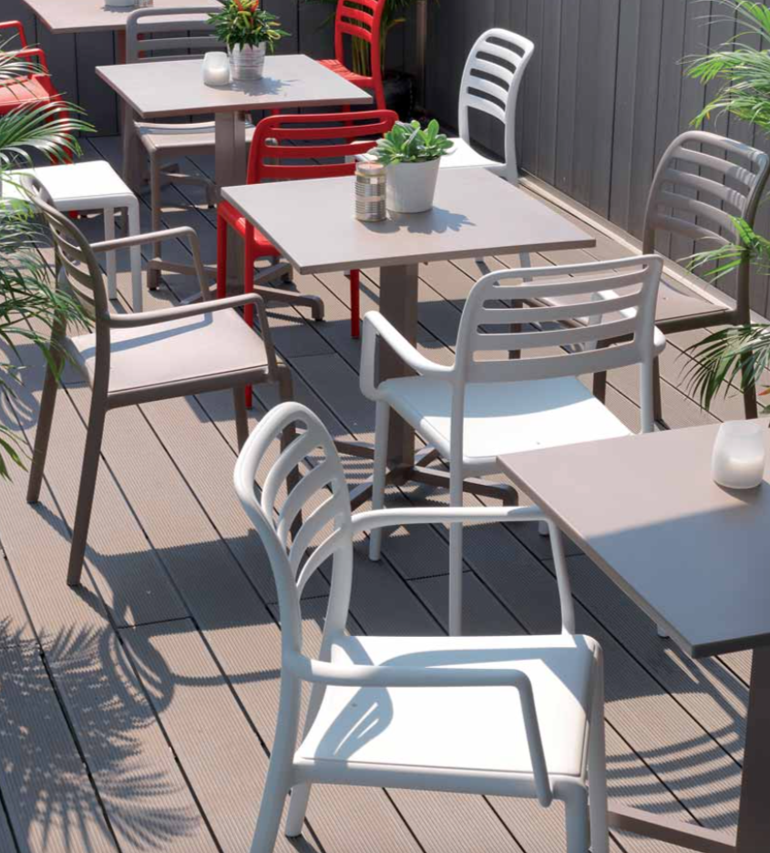 Offerta Contract - 5 Tavoli in Dureltop 70x70 cm + 15 Sedie Costa Bistrot-3201