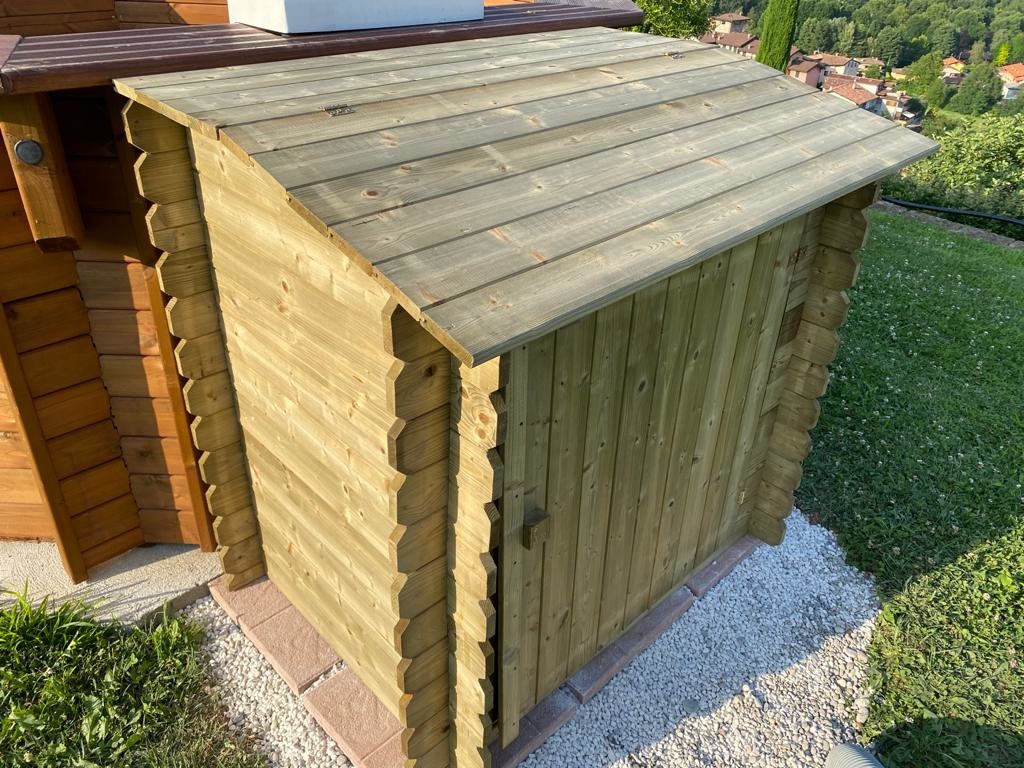 Locale tecnico in legno-6058