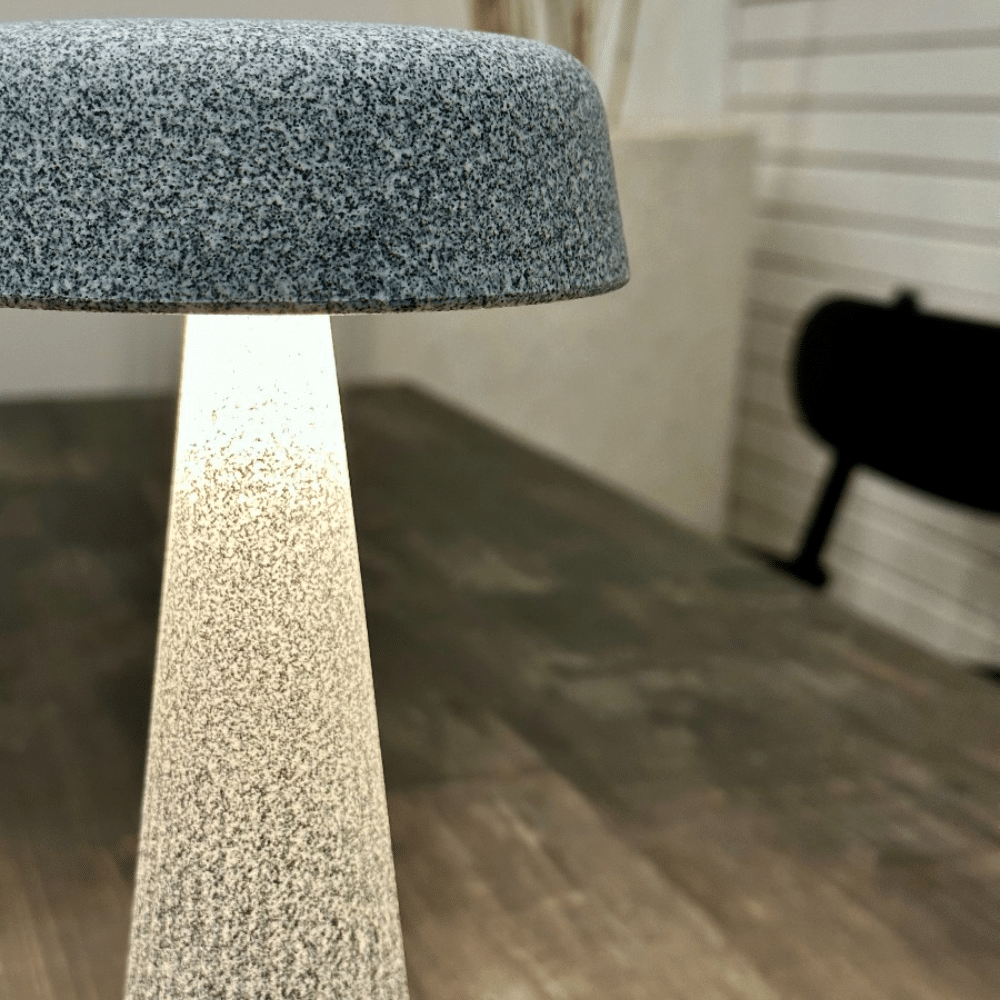 Fade table 16